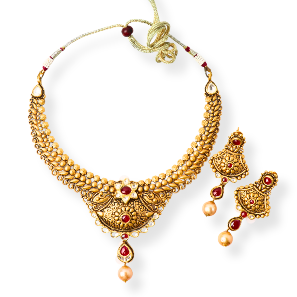 Ravishing Antique Necklace Set with Gemstones in 22K Gold