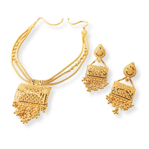 Attractive Necklace Set with Minakari in 22K Gold