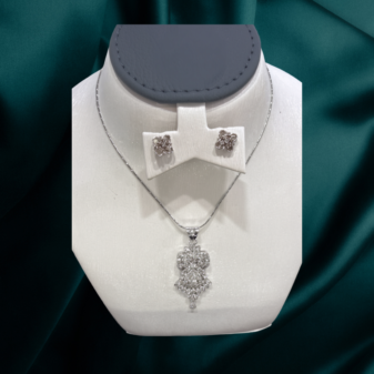 132 18 k Diamond set, 1.35 CT diamond, 10.78 grams gold