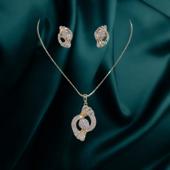 134 18 K Gold Diamond Pendant 62/ 0.52 CT Ed 93/ 0.67 CT set 8.84 Gram Gold