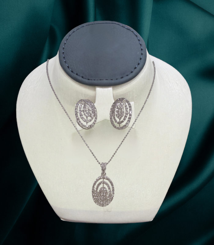 137 18 K Gold Diamond Pendant PD 16/ 0.15 CT Ed 50/ 0.17 CT set 7.41 Gram Gold