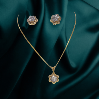 141 18 K Gold Diamond Pendant PD 7/ 0.40 CT Ed 14/ 0.70 CT set 7.41 Gram Gold