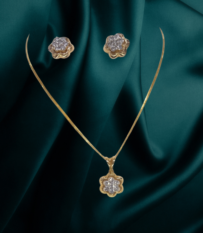 141 18 K Gold Diamond Pendant PD 7/ 0.40 CT Ed 14/ 0.70 CT set 7.41 Gram Gold