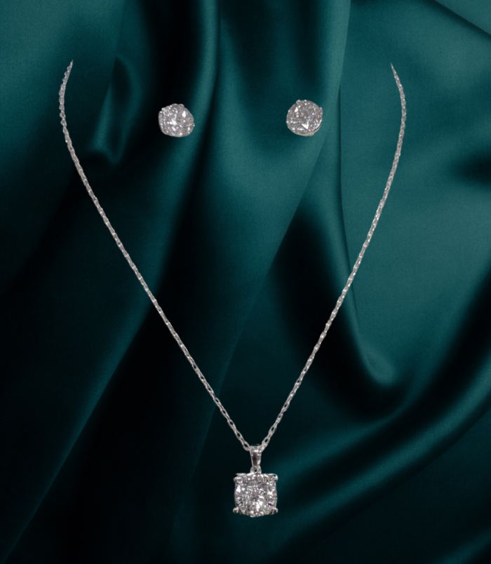 145 KBZ GLD DMD PNDT set 145 18 K Gold Diamond Pendant PD 7/ 0.57 CT Ed 10/ 0.53 CT set 5.50 Gram Gold