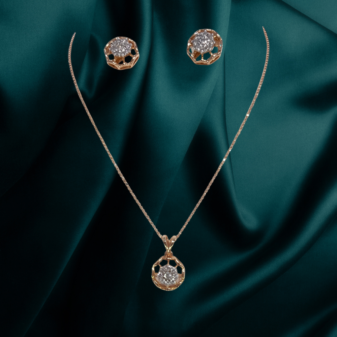 146 18 K Gold Diamond Pendant PD 7/ 0.33 CT Ed 14/ 0.61 CT set 6.24 Gram Gold