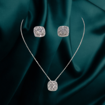 151 18 K Gold Diamond Pendant PD 41/ 0.81 CT Ed 82/ 1.67 CT set 8.06 Gram Gold