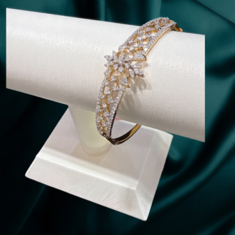 158 18 K Gold Diamond Bracelet 20.15 Gram Gold Diamond 133/1.86 CT